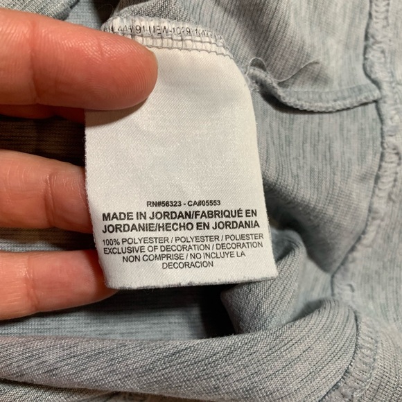 Kids Nike Dri-Fit gray shirt. Size S. - Picture 6 of 6